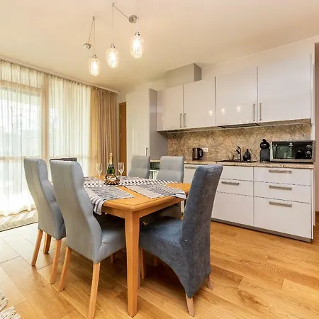 Simpsono Apartamentai №215