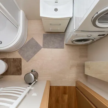 Simpsono Apartamentai №215