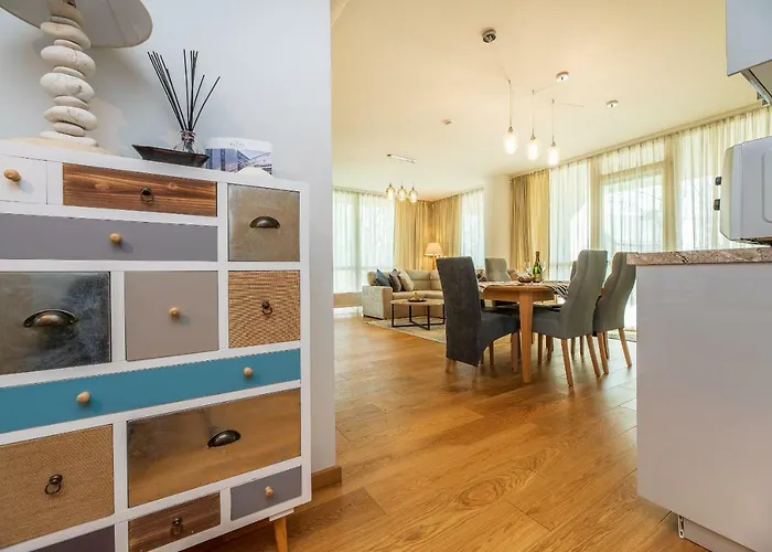 Simpsono Apartamentai №215 *